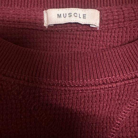 Small crimson colored abercrombie&fitch sweater - Picture 4 of 5